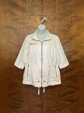 Vintage Chico's Zenergy Size 2 Short Sleeve Zip Front Jacket White Womens 12/14
